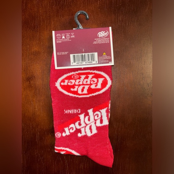 DR PEPPER NOVELTY CREW SOCKS NWT MEN’S SHOE SIZE 6-12 - Picture 2 of 2